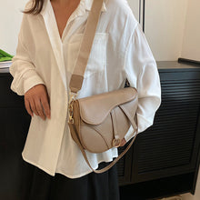 Load image into Gallery viewer, AWST Int'l Saddle Shoulder Handbag