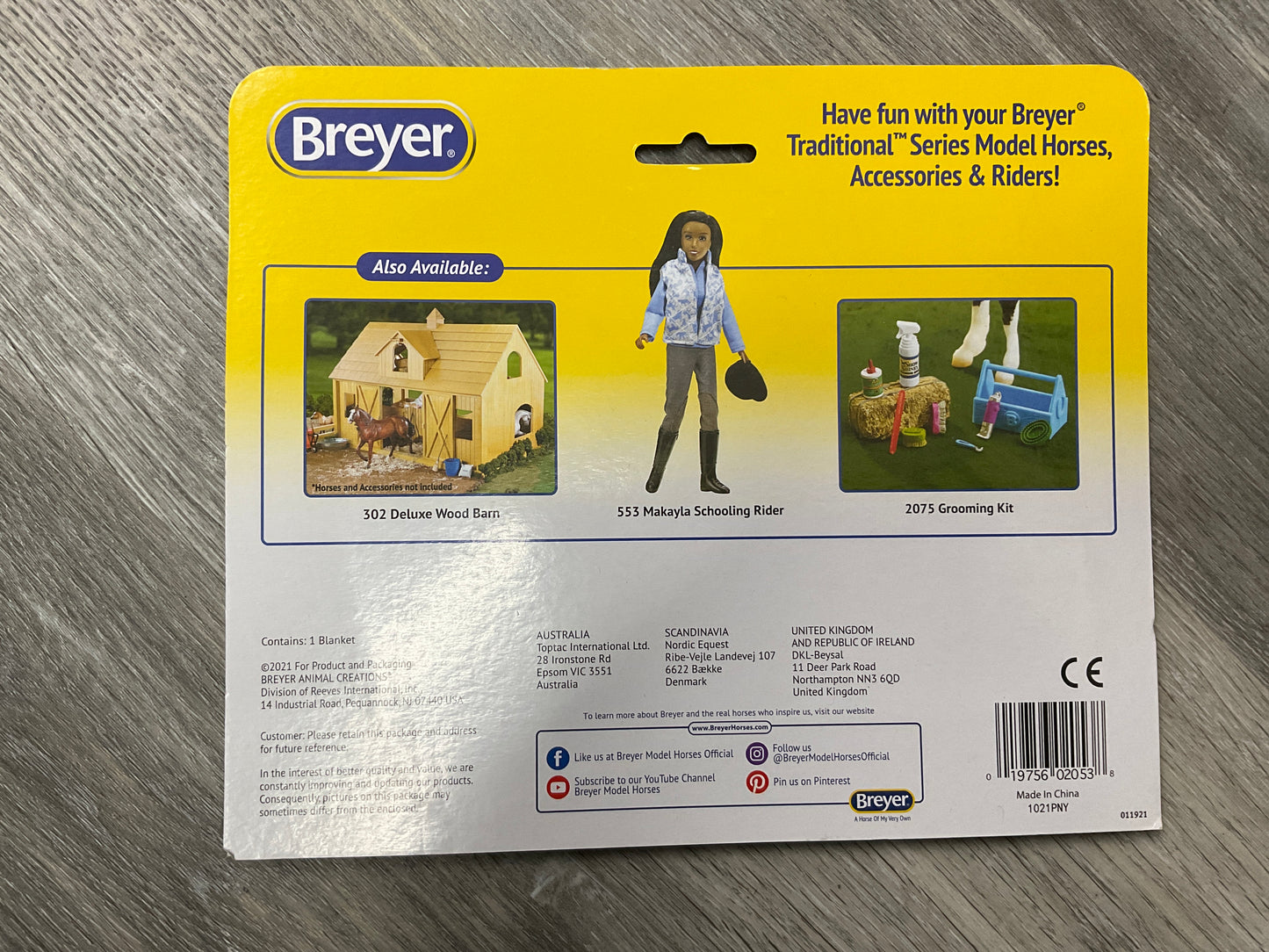 🎁Breyer Colorful Stable Blanket