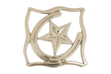 Load image into Gallery viewer, Huntley Equestrian Star with Horse shoe Silver Square Trivet