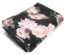 Load image into Gallery viewer, Jeffers Expression Oversized Fleece Throw Blanket