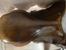Load image into Gallery viewer, X 17" Consignment Saddle Equipe