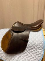 Load image into Gallery viewer, X 15.5" Consignment Saddle Collegiate