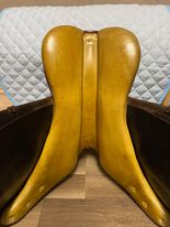 Load image into Gallery viewer, X 16" Consignment Saddle Beval