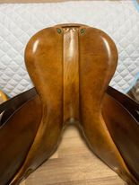 Load image into Gallery viewer, X 17" Consignment Saddle Equipe