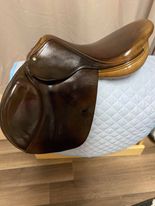 Load image into Gallery viewer, X 17" Consignment Saddle Equipe