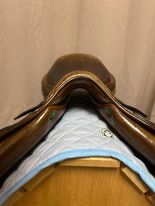 Load image into Gallery viewer, X 17" Consignment Saddle Equipe