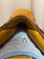 Load image into Gallery viewer, SOLDX 18" Consignment Saddle Stamford