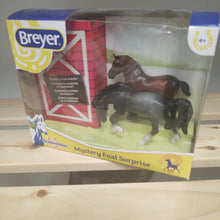 Load image into Gallery viewer, 623 Breyer Mystery Foal Surprise