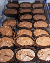 Load image into Gallery viewer, 15% OFF Dark Horse Chocolates Peanut Butter Sea Biscuits Gable Box
