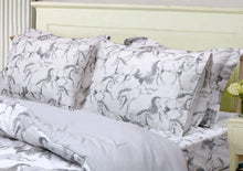 Load image into Gallery viewer, 🎁AWST Int'l "Lila" Elegant Horse Sheet Set
