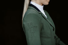 Load image into Gallery viewer, Performance Legacy Show Jacket Hunter Green
