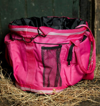 Load image into Gallery viewer, 🎁Newmarket Grooming Bag
