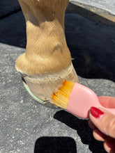 Load image into Gallery viewer, Hoof Balm Hydrator 100% Natural with Brush Applicator  5 oz
