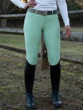 Load image into Gallery viewer, DS26 Finley Full Seat Tread Breech
