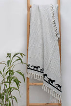 Load image into Gallery viewer, AWST Int&#39;l Cotton Throw Horses
