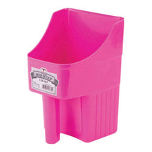 Load image into Gallery viewer, DS26 Little Giant Plastic Enclosed Feed Scoop, 3 Quart
