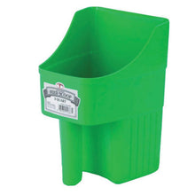 Load image into Gallery viewer, DS26 Little Giant Plastic Enclosed Feed Scoop, 3 Quart
