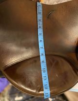 Load image into Gallery viewer, X 17&quot; Consignment Saddle Equipe
