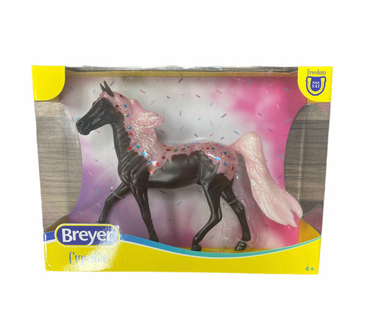 607 Breyer Classic Cupcake 2019